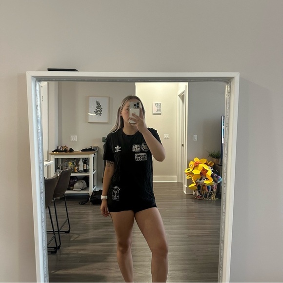 Adidas Originals 3M Reflective Graffiti Short Sleeve BS3167 Graphic T-Shirt - Picture 11 of 12